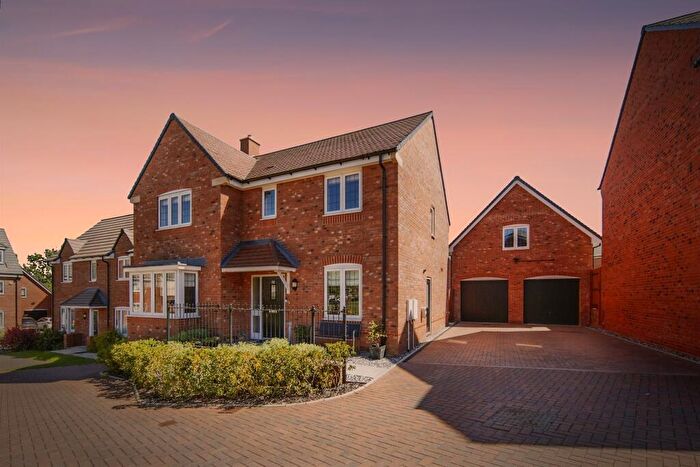 5 Bedroom Detached House For Sale In Martin Drive, Kenilworth, CV8