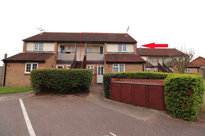 1 Bedroom Maisonette For Sale In Moat Rise, Rayleigh, SS6