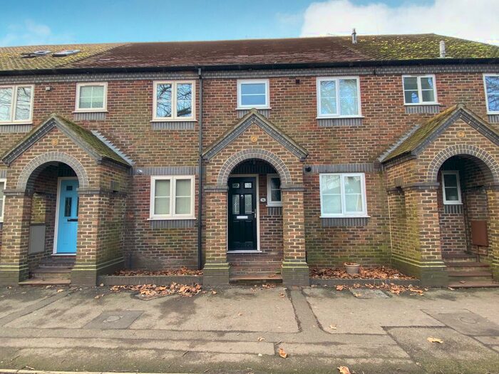 3 Bedroom Terraced House To Rent In Park Avenue, Winchester, SO23