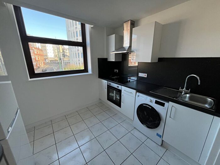 4 Bedroom Flat To Rent In St Peters Road, Bournemouth, BH1