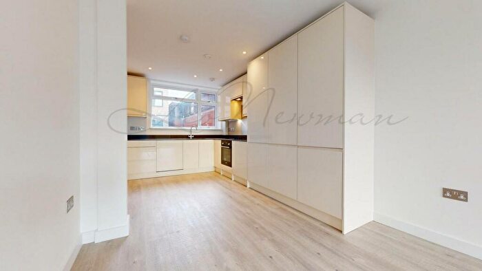 2 Bedroom Flat To Rent In Caroline Street, Limehouse, London, E1