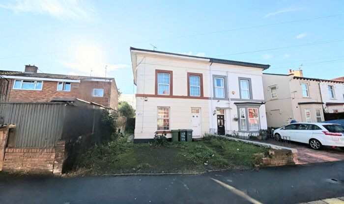 3 Bedroom Semi Detached House For Sale In Seymour Street, Tranmere, Birkenhead, CH42