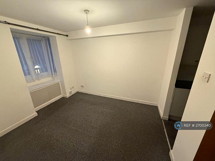 1 Bedroom Flat To Rent In Colwyn Road, Northampton, NN1