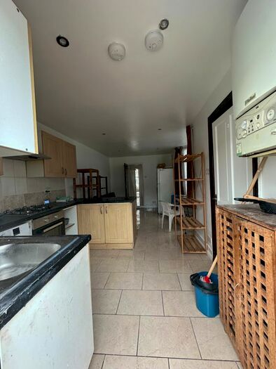4 Bedroom Semi-Detached House To Rent In Kensington Avenue, London, E12