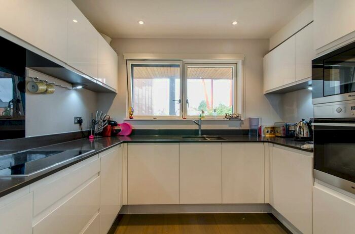 3 Bedroom Flat To Rent In Iverson Road, West Hampstead, London, NW6