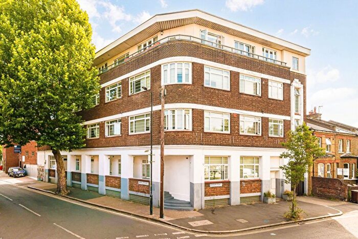 2 Bedroom Flat For Sale In Denmark Road, Camberwell, SE5