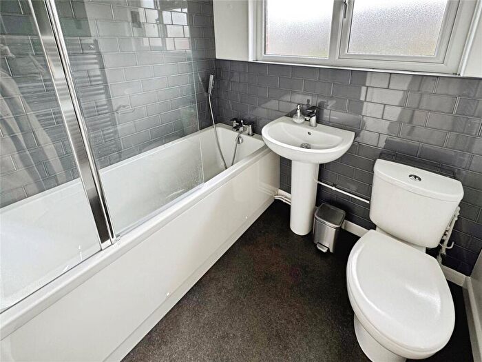 2 Bedroom Bungalow To Rent In Pallance Road, PO31