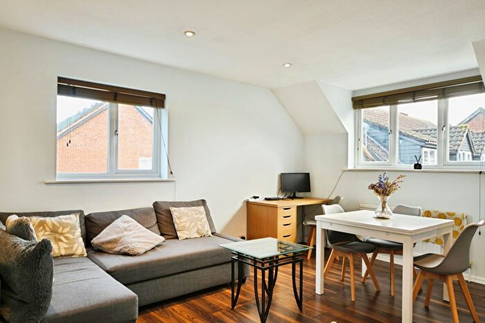 2 Bedroom Flat For Sale In Galdana Avenue, Barnet, EN5