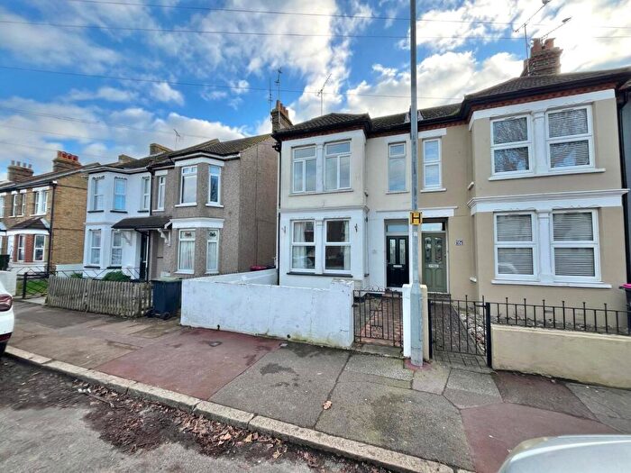 2 Bedroom Apartment To Rent In High Street, Shoeburyness, Southend-on-Sea, Essex, SS3