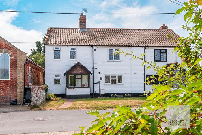 3 Bedroom Semi Detached House For Sale In Chapel Road, Trunch, Norfolk, NR28