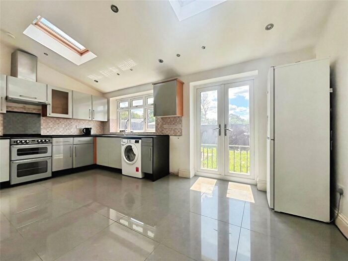 3 Bedroom Semi-Detached House To Rent In Station Road, Hounslow, TW3