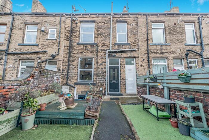 2 Bedroom Terraced House For Sale In Back Cavendish Road, Idle, Bradford, BD10