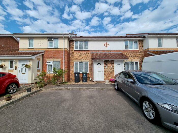 2 Bedroom House To Rent In Fairlead Drive, Gosport, PO13