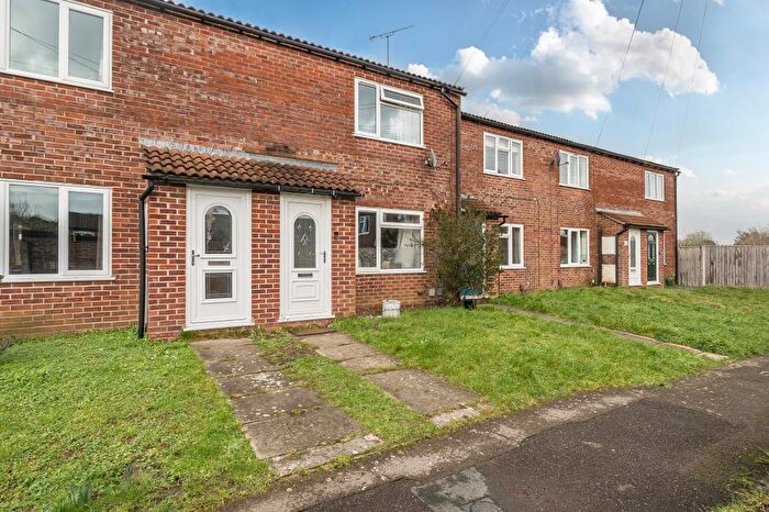 2 Bedroom Terraced House For Sale In Derwent Road, Thatcham, RG19