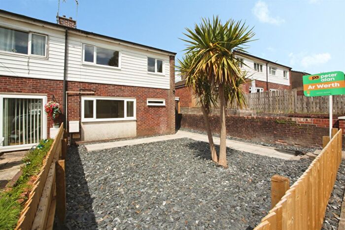 3 Bedroom Semi-Detached House For Sale In Yr Hendre, Nantgarw, Cardiff, CF15