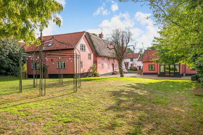 5 Bedroom Detached House For Sale In The Street, Redgrave, Diss, IP22