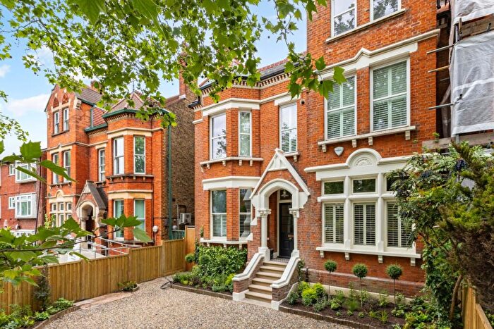 6 Bedroom Detached House To Rent In Herne Hill London, SE24