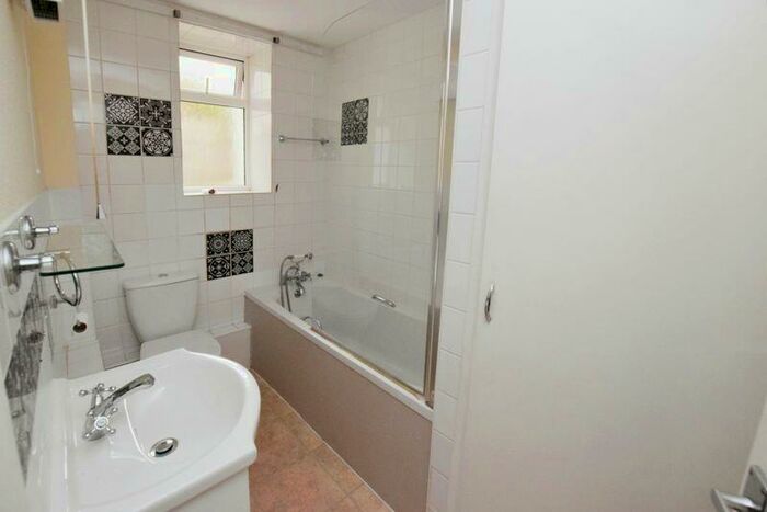 3 Bedroom Flat For Sale In Heavitree Park, Exeter, EX1