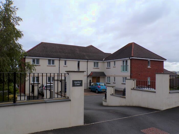 2 Bedroom Flat To Rent In Park Avenue, Sticklepath, Barnstaple, EX31