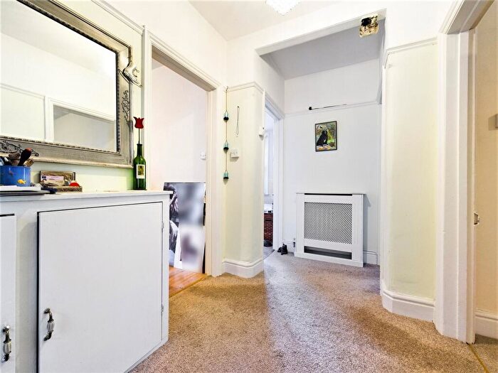 2 Bedroom Apartment To Rent In William Street, Swindon, Wiltshire, SN1
