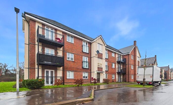 2 Bedroom Apartment For Sale In Fullbrook Avenue, Spencers Wood, Reading, Berkshire, RG7
