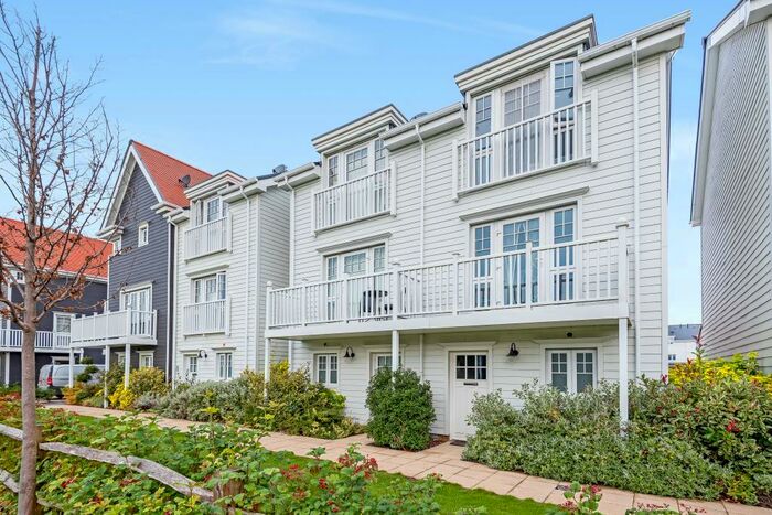 4 Bedroom Terraced House To Rent In Longwater Avenue, Green Park, RG2