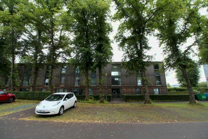 2 Bedroom Flat To Rent In Brabloch Park, Paisley, PA3