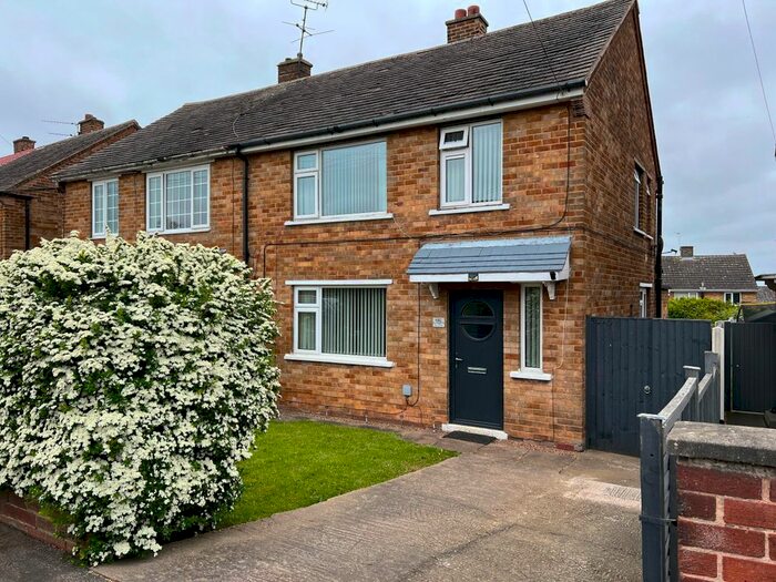 3 Bedroom Semi-Detached House To Rent In Thellusson Avenue, Scawsby, Doncaster, DN5