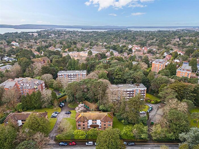 2 Bedroom Flat For Sale In Tower Road, Poole, BH13