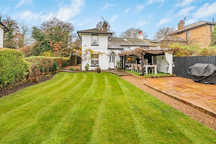 3 Bedroom Cottage For Sale In Iver Lane, Uxbridge, UB8