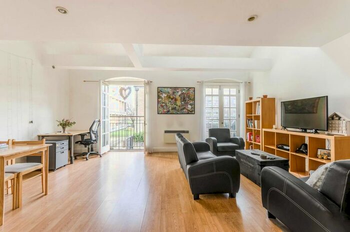 2 Bedroom Flat To Rent In Dunbridge Street, Bethnal Green, London, E2