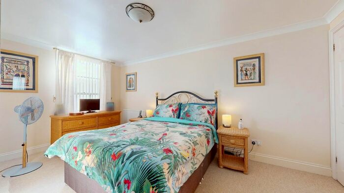 2 Bedroom Flat For Sale In Heritage Quay, Commercial Place, Gravesend, DA12