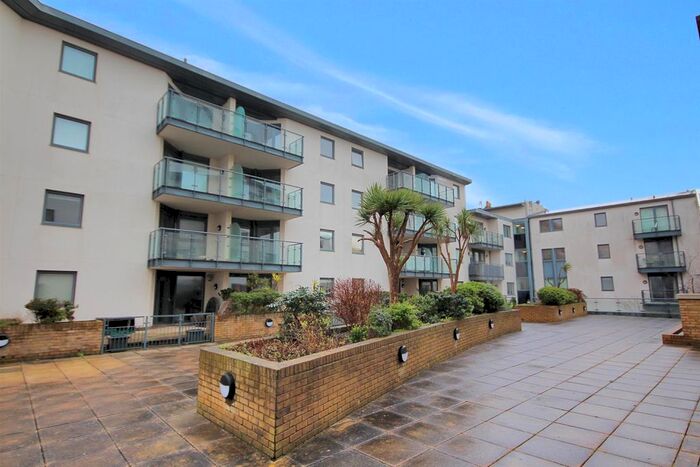2 Bedroom Flat To Rent In West Street, Brighton, BN1