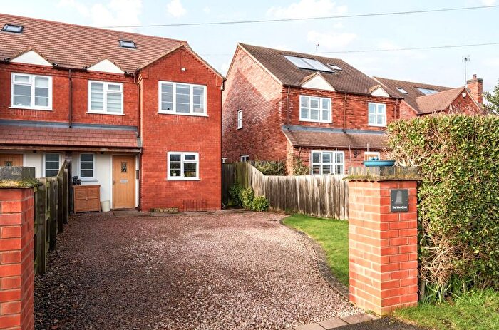3 Bedroom Semi-detached House For Sale In Broadway Lane, Fladbury, WR10