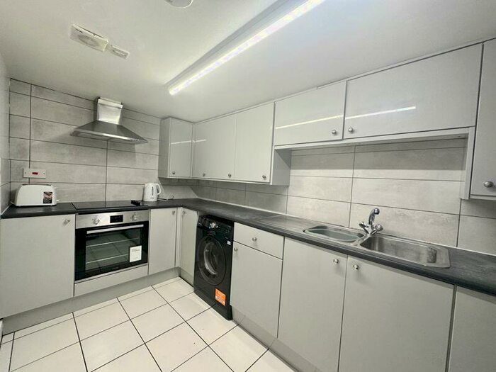 6 Bedroom Flat To Rent In Lewes Road, Brighton, BN2