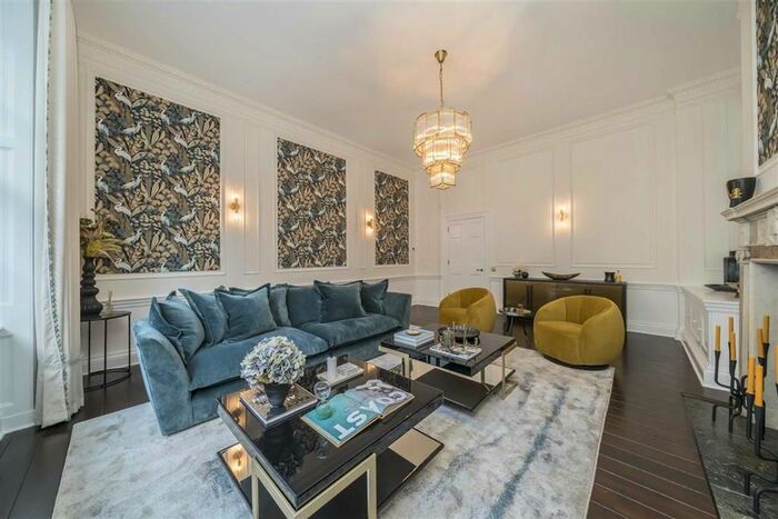 3 Bedroom Flat To Rent In Wimpole Street, London, W1G