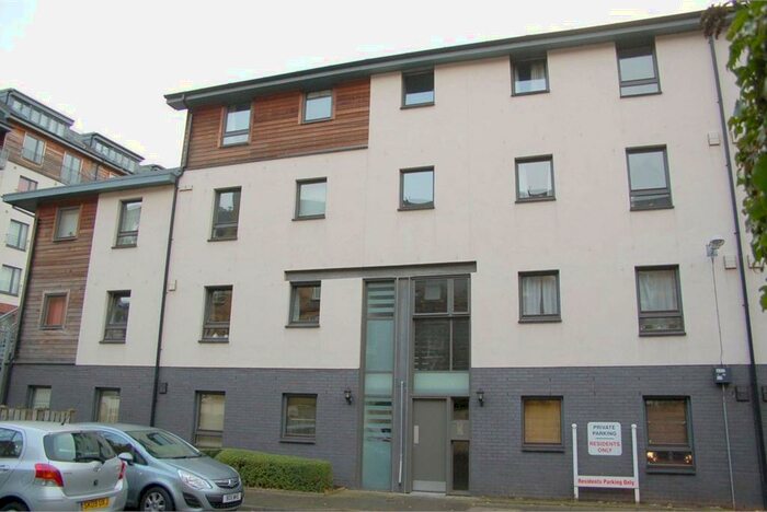 2 Bedroom Flat To Rent In Albert Street, Edinburgh, EH7