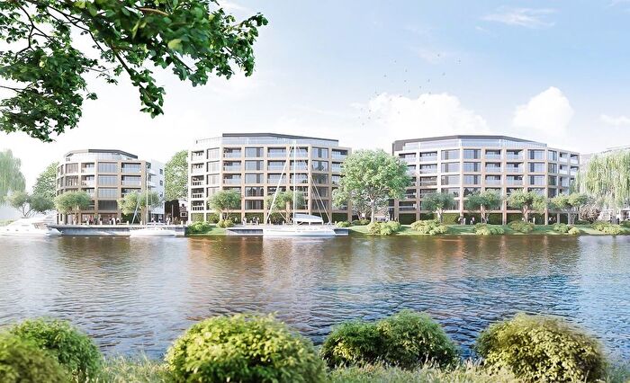 2 Bedroom Flat To Rent In Yacht Club Place, Trent Lane, Nottingham, Nottinghamshire, NG2