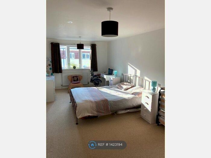 1 Bedroom Flat To Rent In Stane Grove, London, SW9