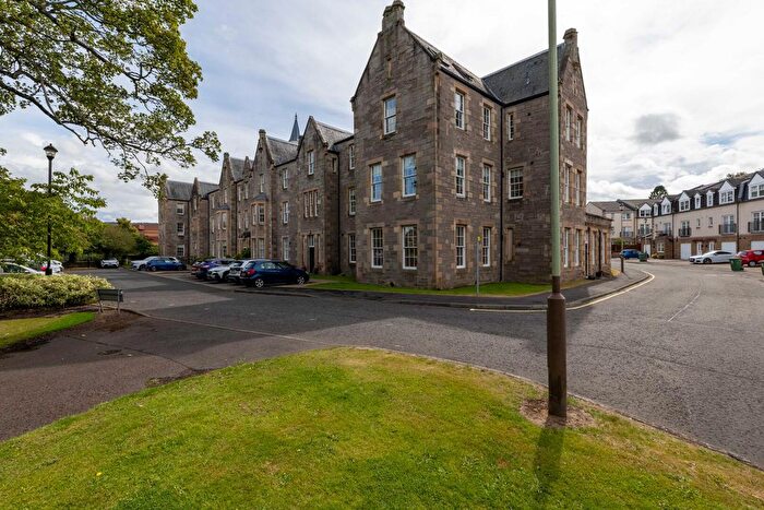 3 Bedroom Flat For Sale In Glasgow Road, Perth, PH2