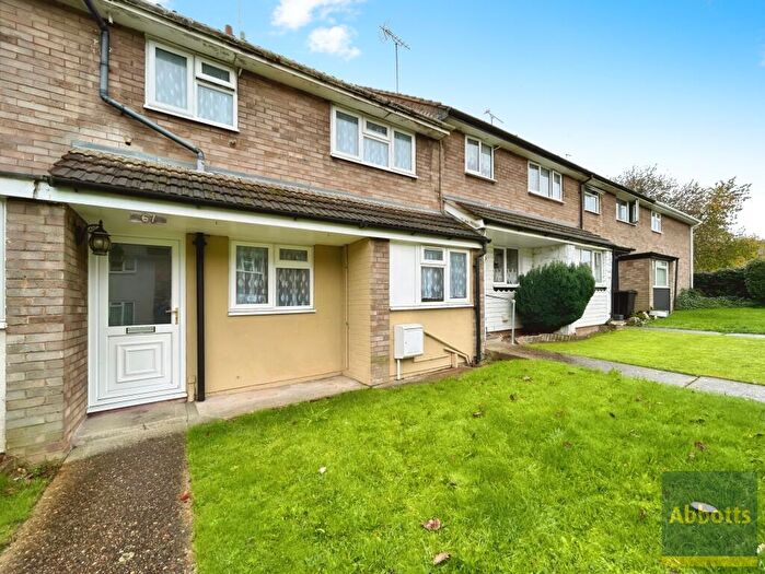 2 Bedroom House To Rent In Lee Chapel South, Basildon, SS16