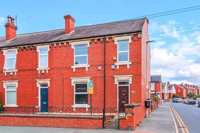 3 Bedroom End Terrace House For Sale In Leeds Road, Newton Hill, Wakefield, WF1