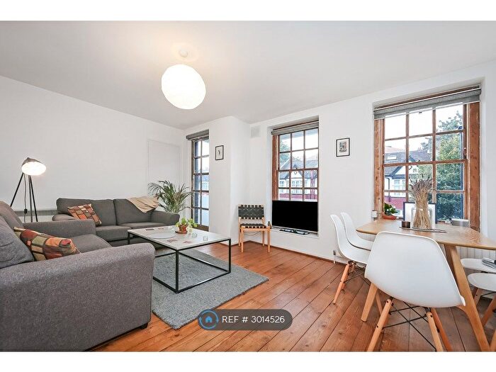 2 Bedroom Flat To Rent In Biddestone Road, London, N7