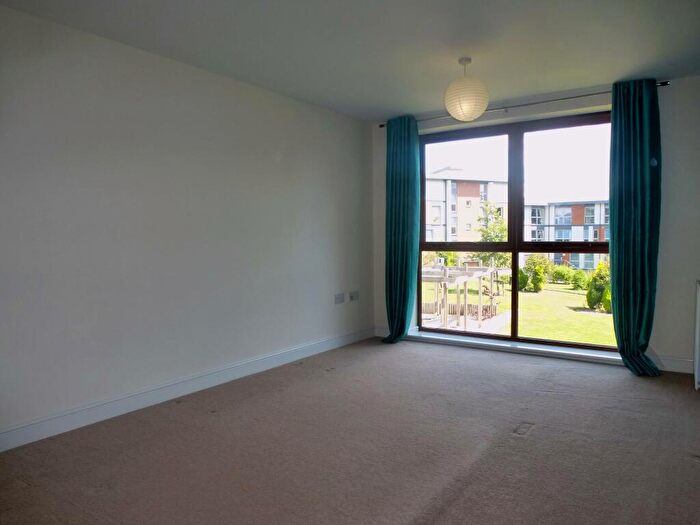 2 Bedroom Apartment To Rent In Commonwealth Drive, Crawley, RH10