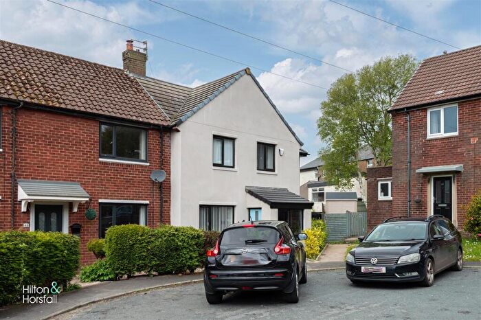 3 Bedroom Semi-Detached House For Sale In St. Marys Gardens, Mellor, Blackburn, BB2