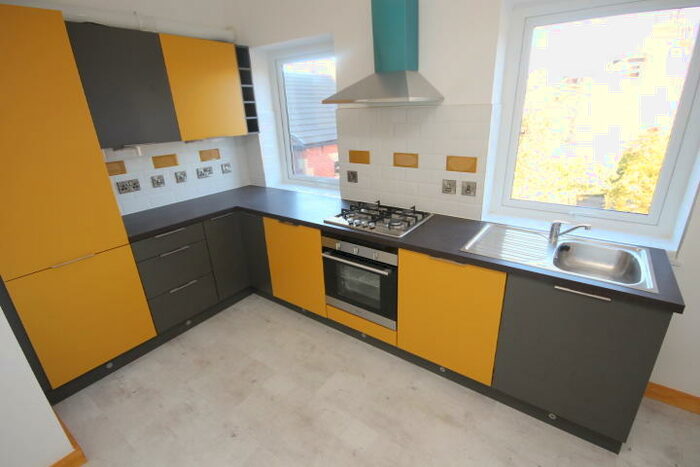 2 Bedroom Flat To Rent In St Michaels Road, Headingley, Leeds, LS6