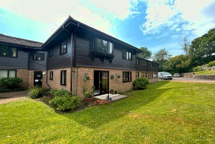 1 Bedroom Flat To Rent In Martlets Court, Crowborough, TN6