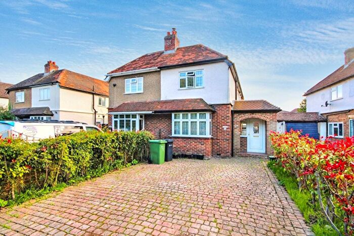 3 Bedroom Semi-Detached House To Rent In Woodlands Road, Guildford, GU1