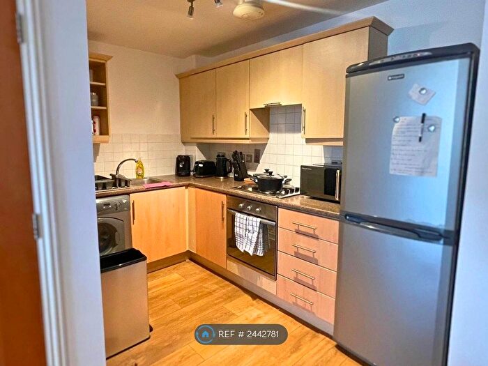 2 Bedroom Flat To Rent In Effra Parade, London, SW2
