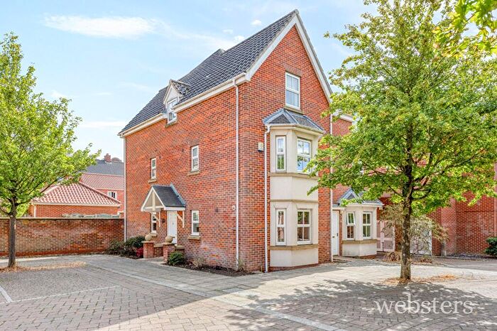 4 Bedroom Semi-Detached House For Sale In Edward Jodrell Plain, Norwich, NR2